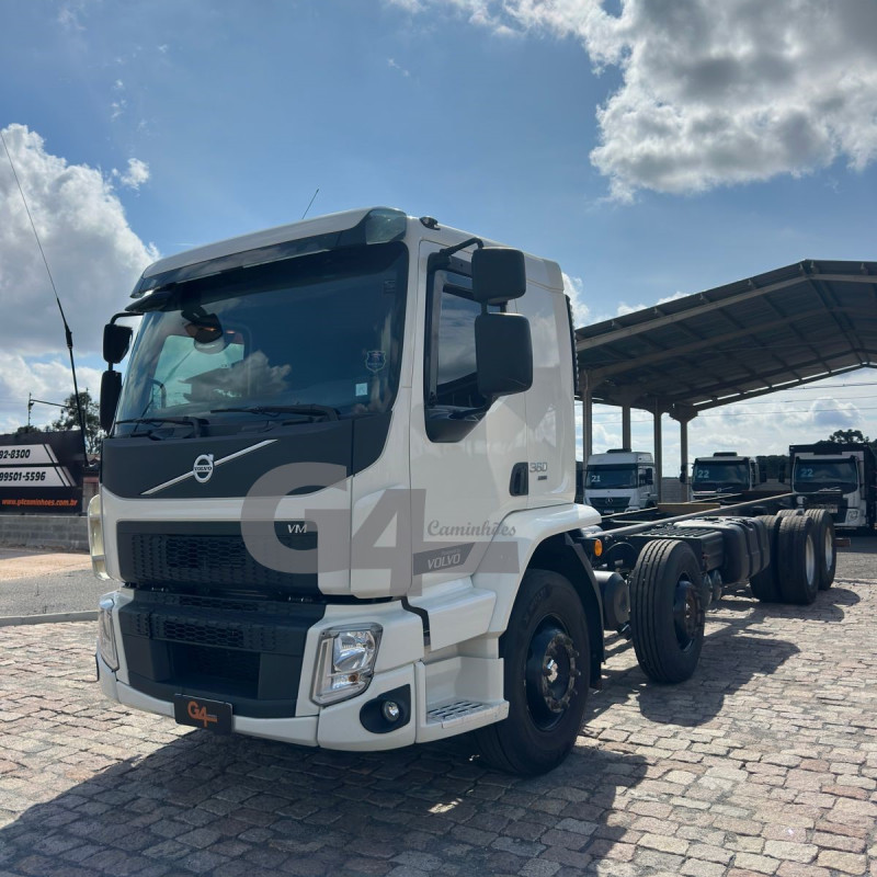 VOLVO VM 360 8X2 2023/2023 