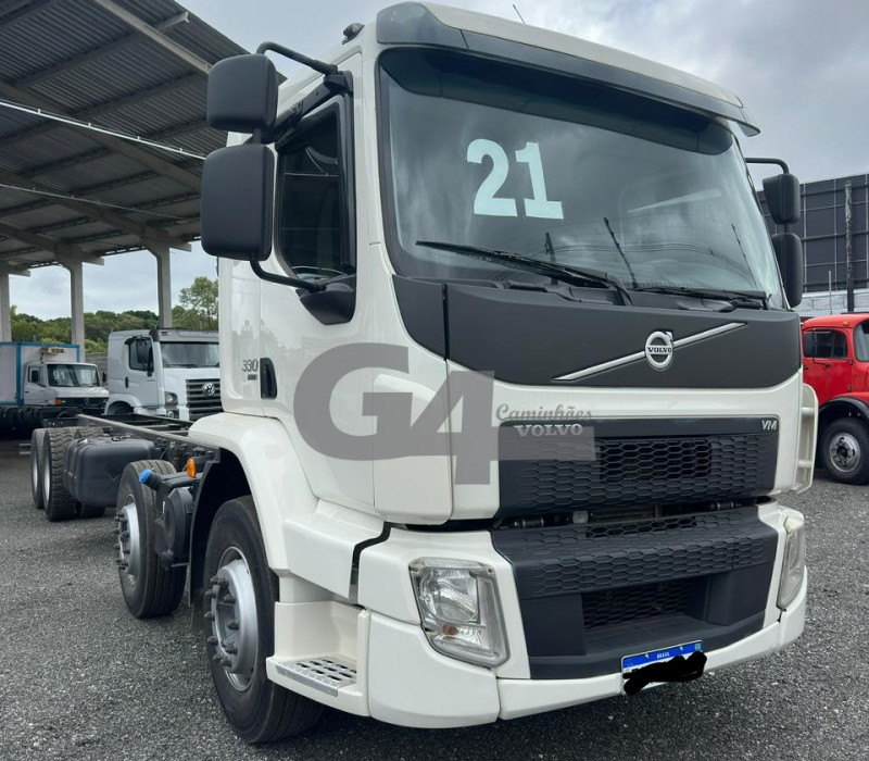 VOLVO VM 330 8X2 2021